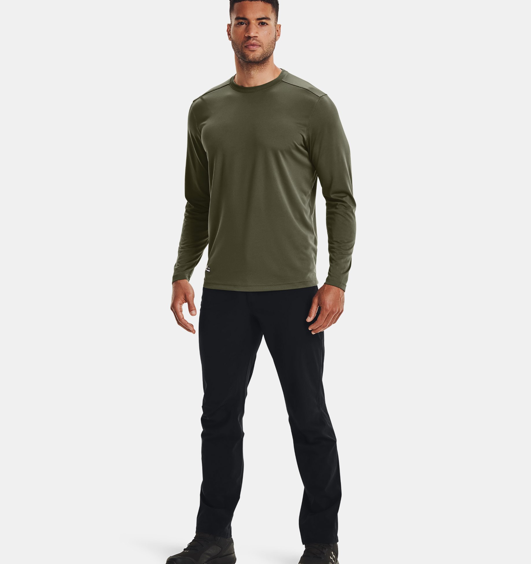 Gym Clothes with a Comfortable Fit UA TAC Tech Long Sleeve Tee Under Armour Mens Sports T-Shirt Made with Anti-Odour Technology 
